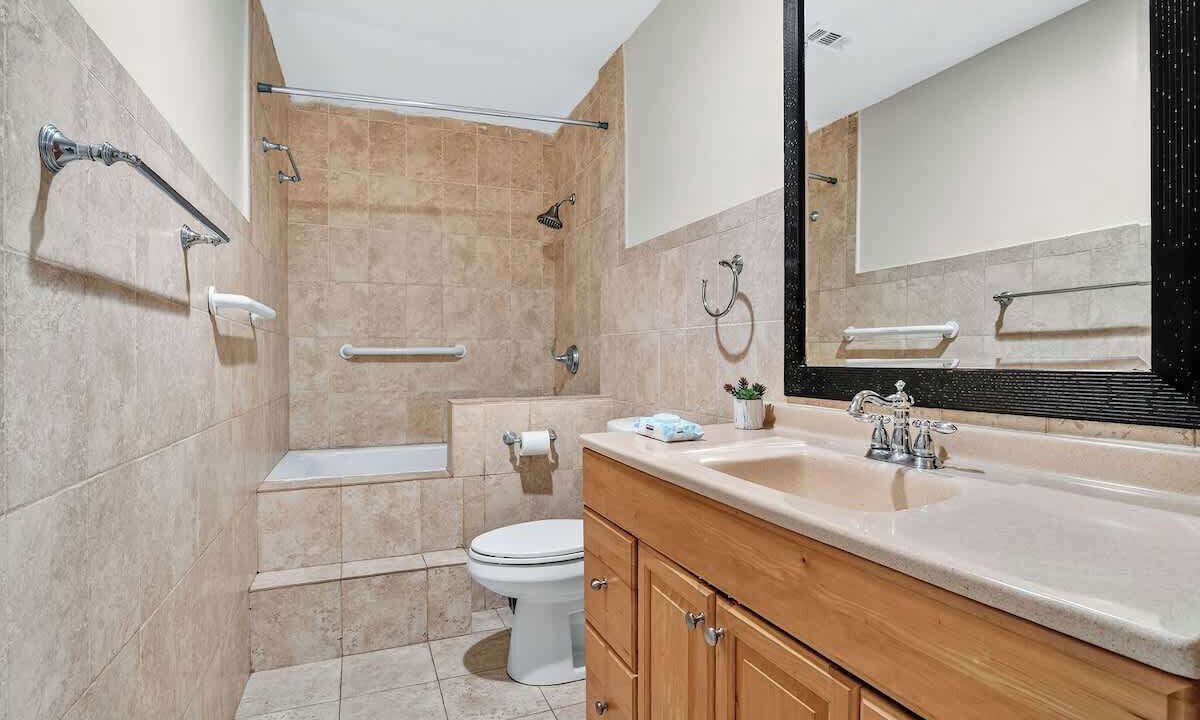 Photo of Bathroom in Ojus