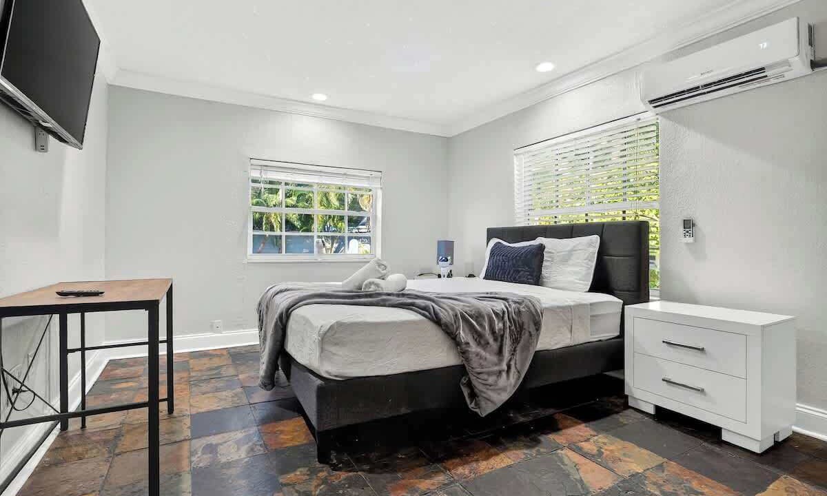 Photo of Bedroom in Ojus