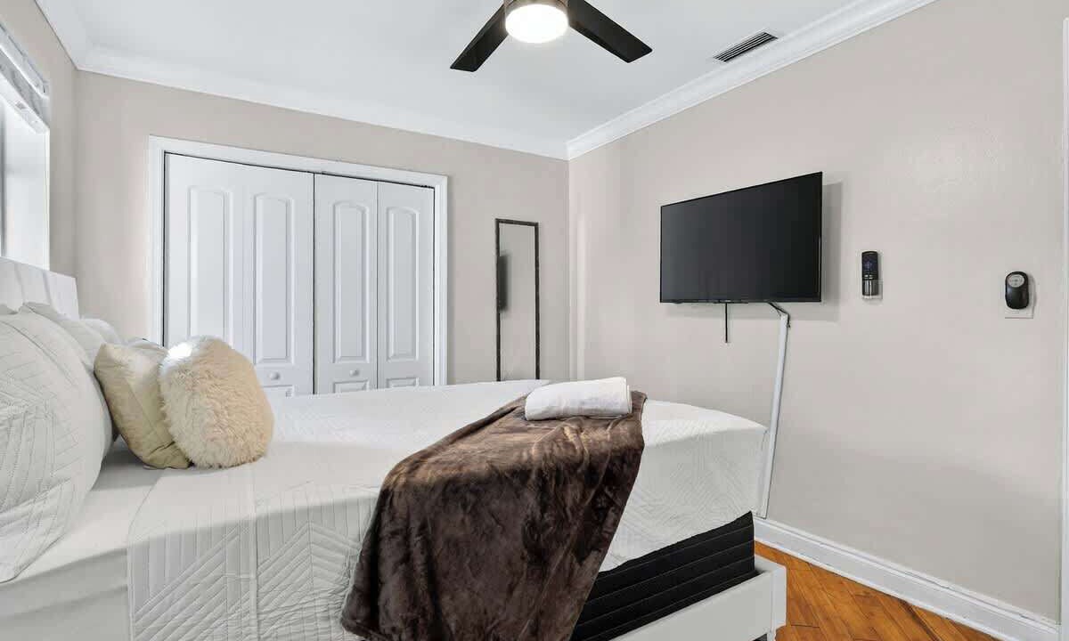 Photo of Bedroom in Ojus