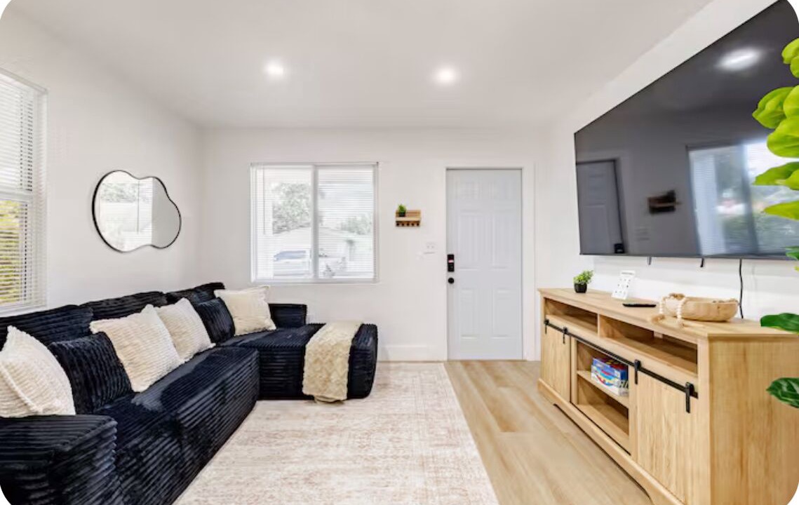 Photo of Livingroom in West Little River