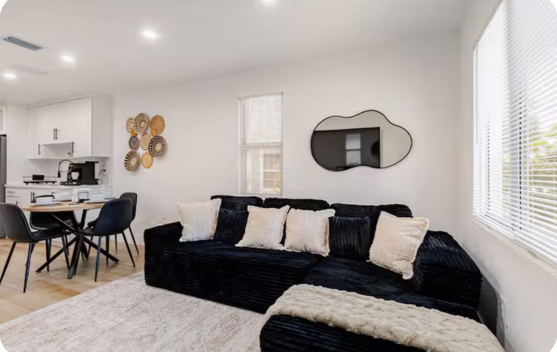 Photo of Livingroom in West Little River