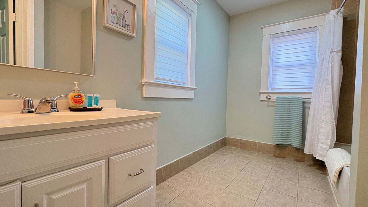 Photo of Bathroom in Triangle