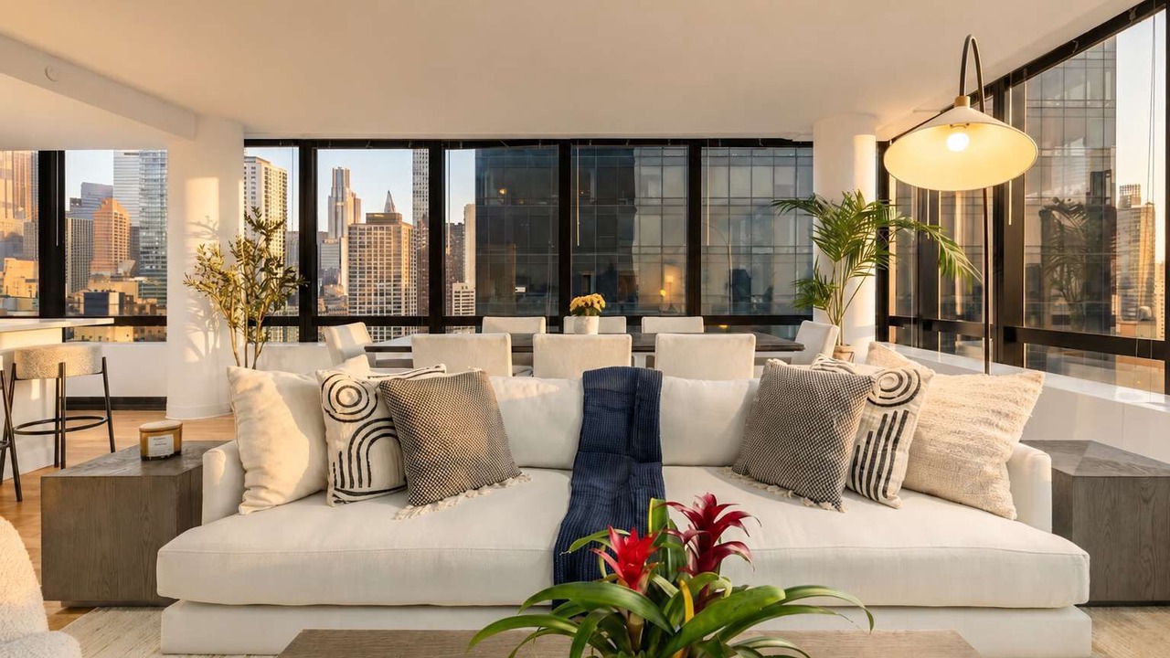 Photo of Livingroom in Central Park South