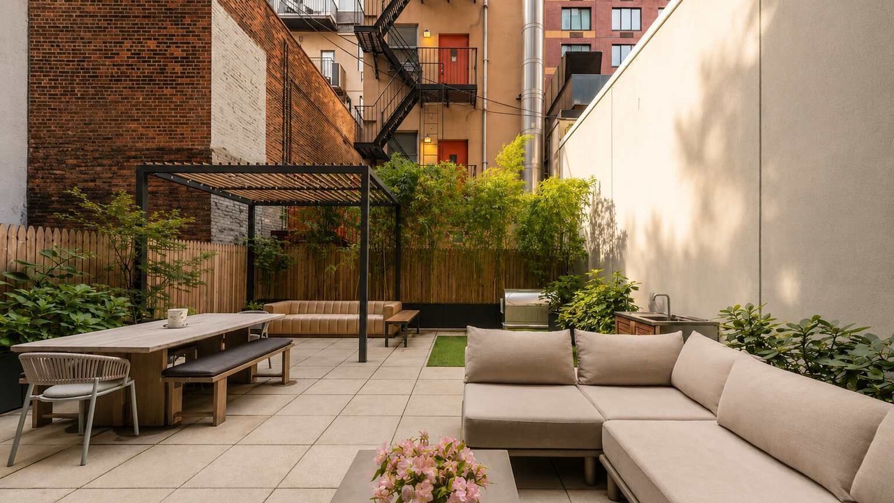 Photo of Outdoor in Bowery