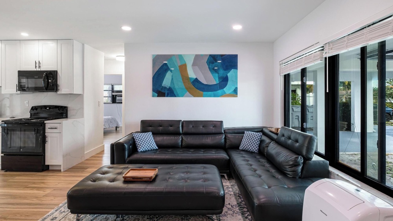 Photo of Livingroom in Imperial Point