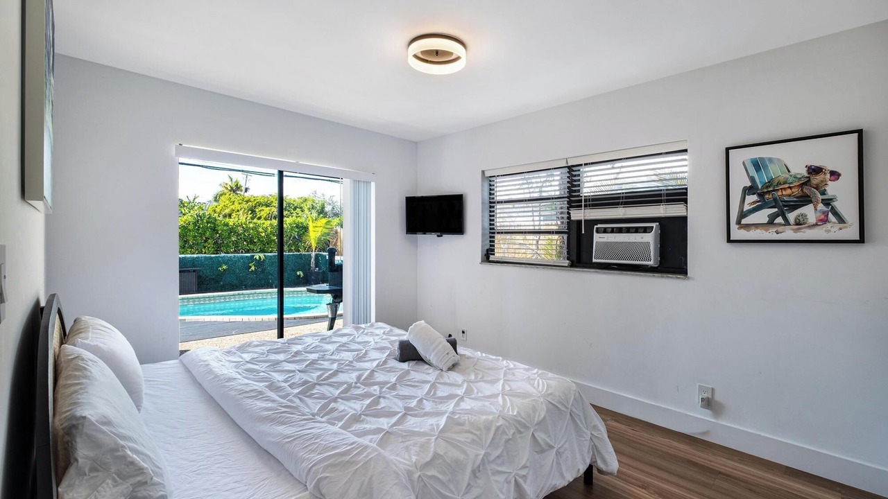 Photo of Bedroom in Imperial Point