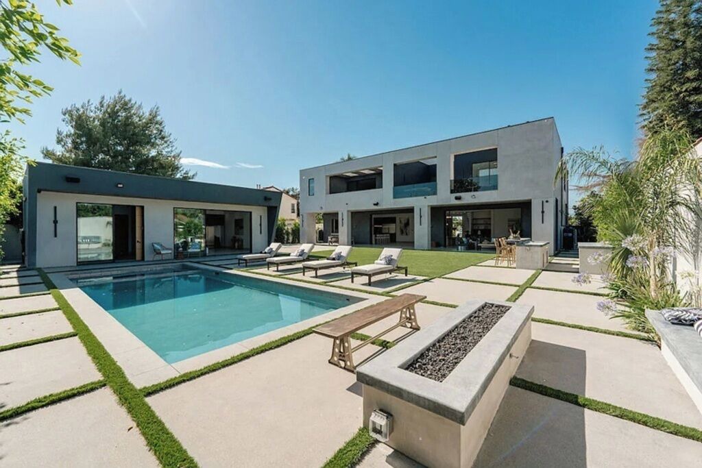 Photo of Outdoor in North Hollywood