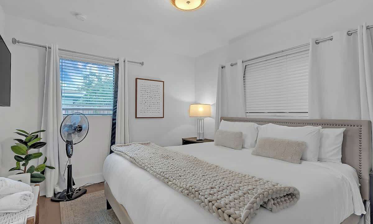 Photo of Bedroom in Coral Shores