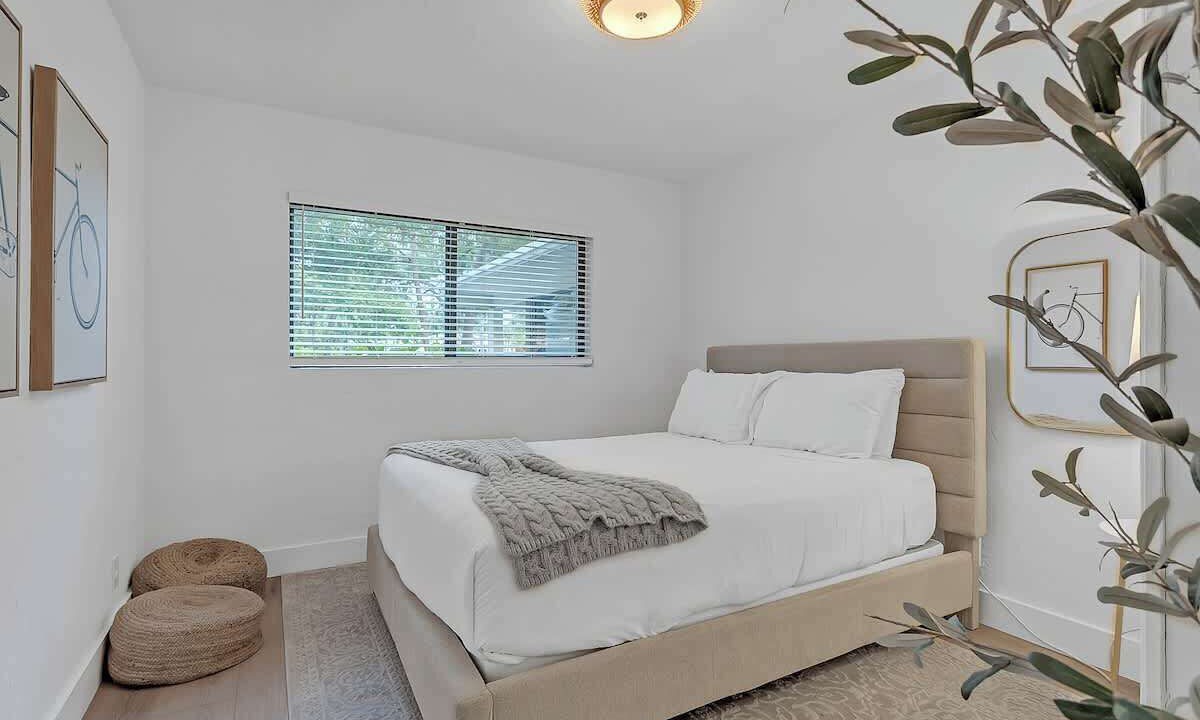 Photo of Bedroom in Coral Shores