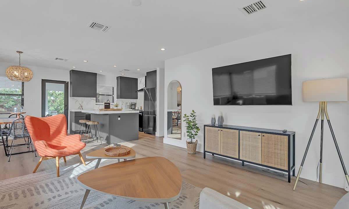 Photo of Livingroom in Coral Shores