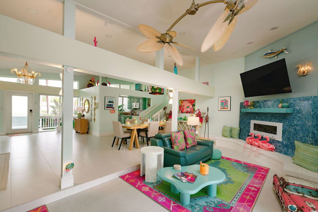 Photo of Livingroom in Harbour Inlet