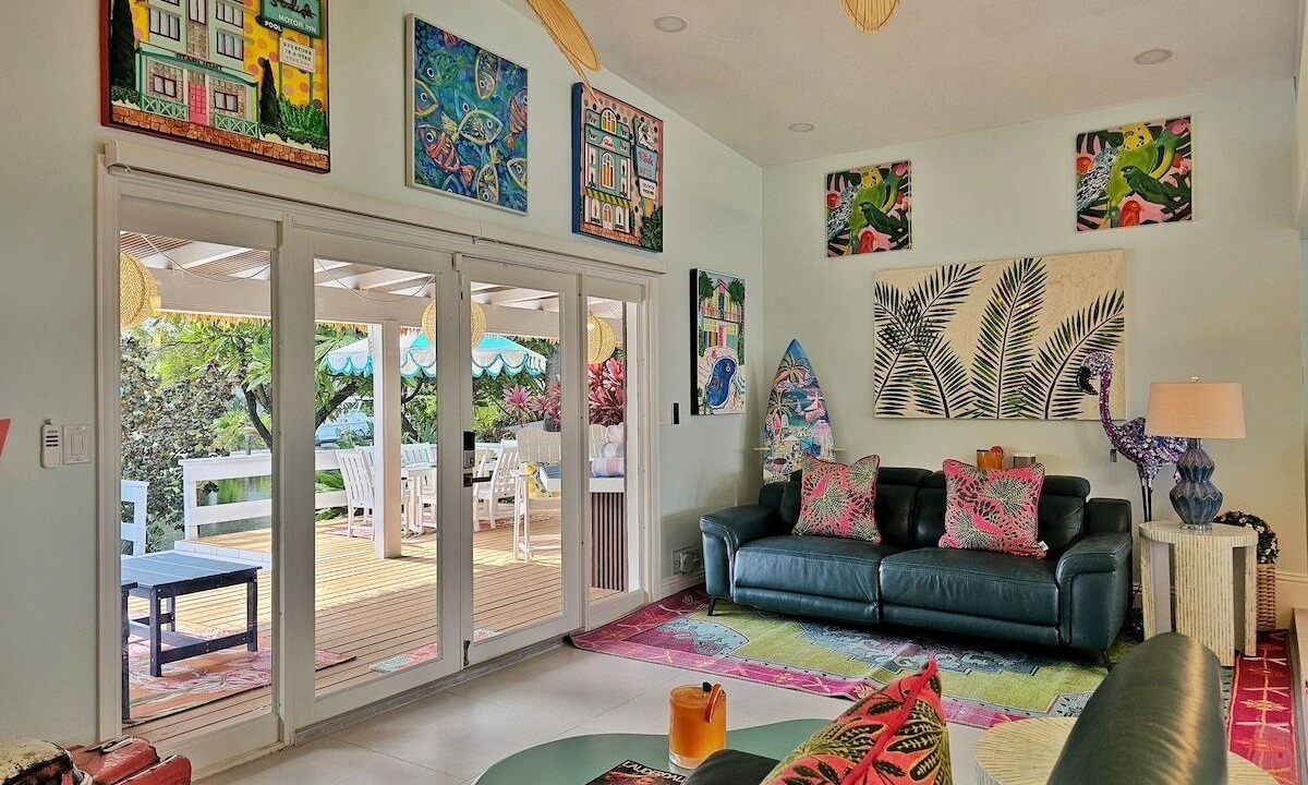 Photo of Livingroom in Harbour Inlet