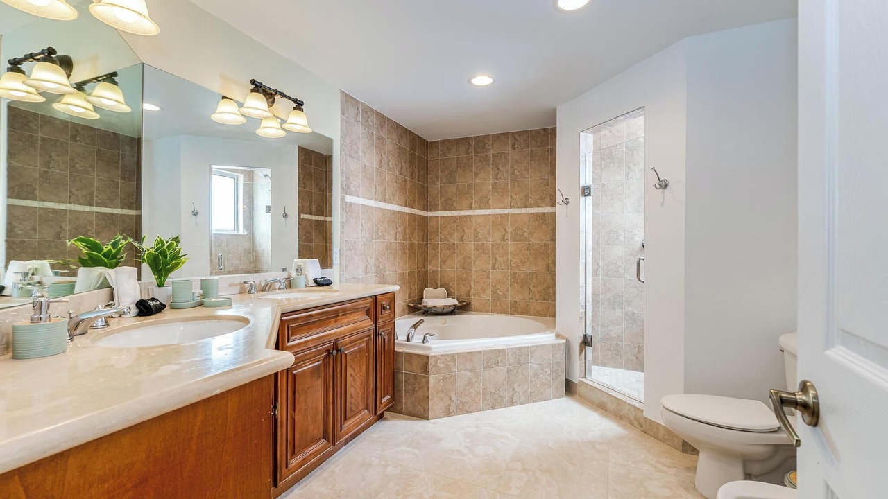 Photo of Bathroom in River Oaks