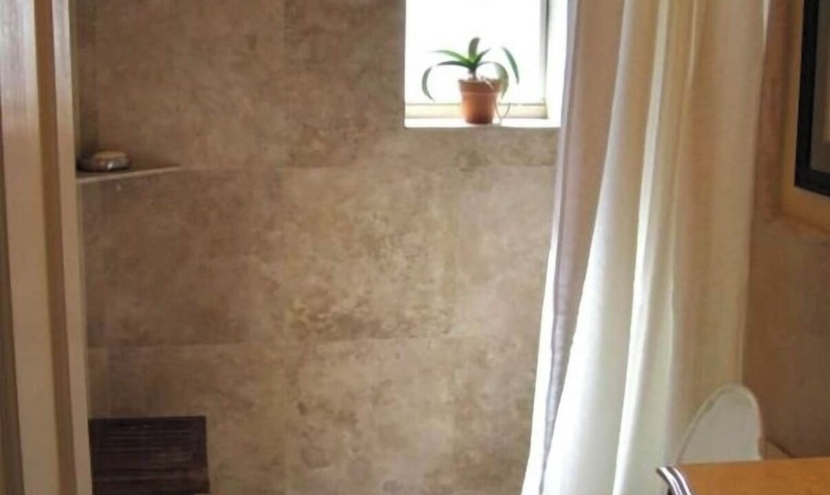 Photo of Bathroom in Hollywood