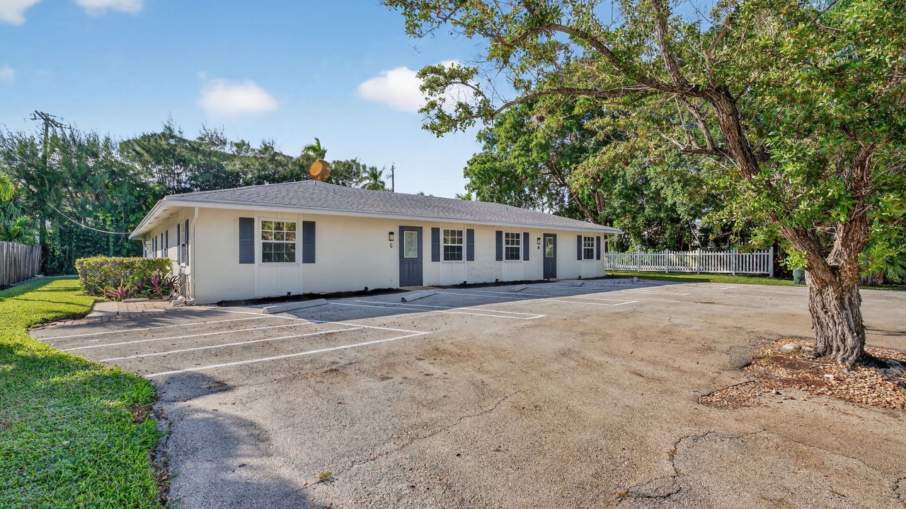 Photo of Outdoor in Tropic Isle