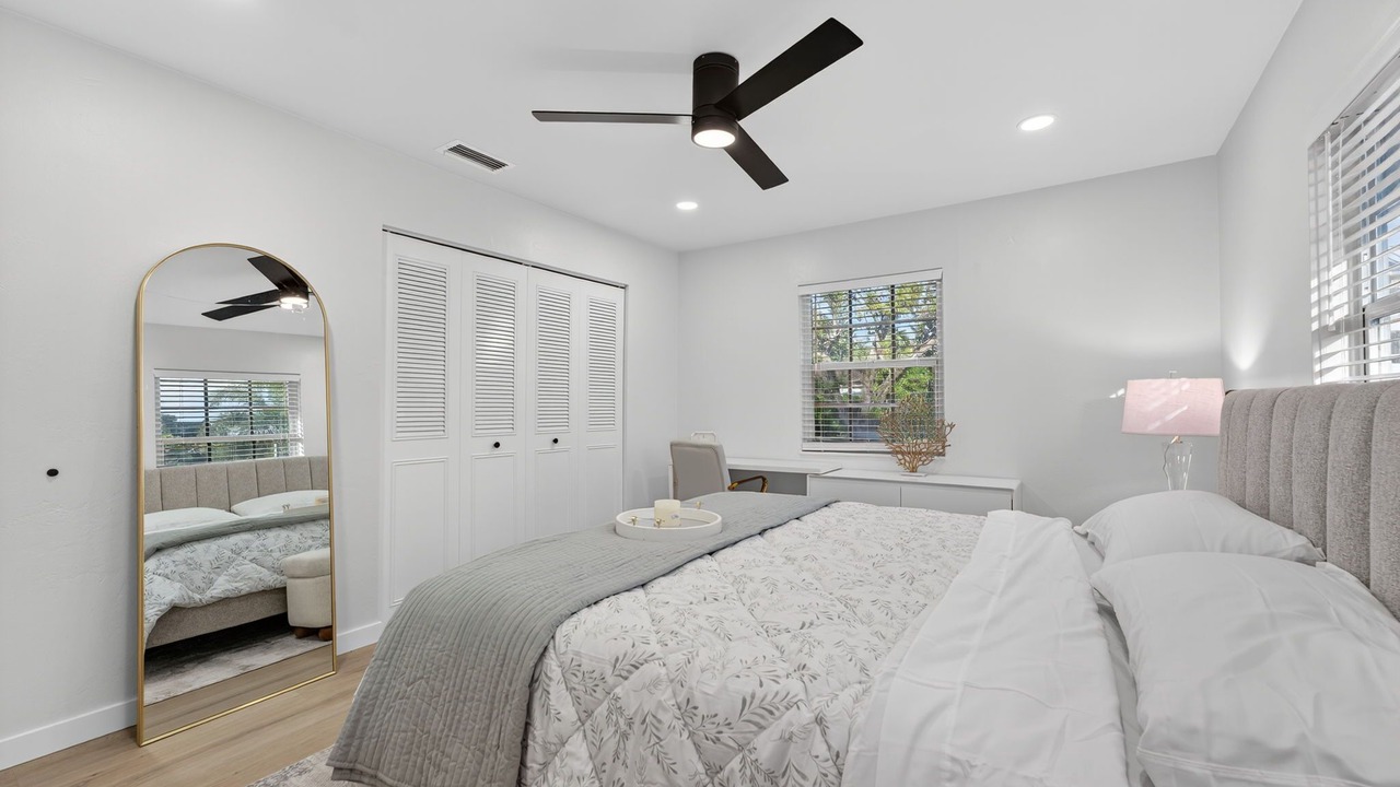 Photo of Bedroom in Tropic Isle