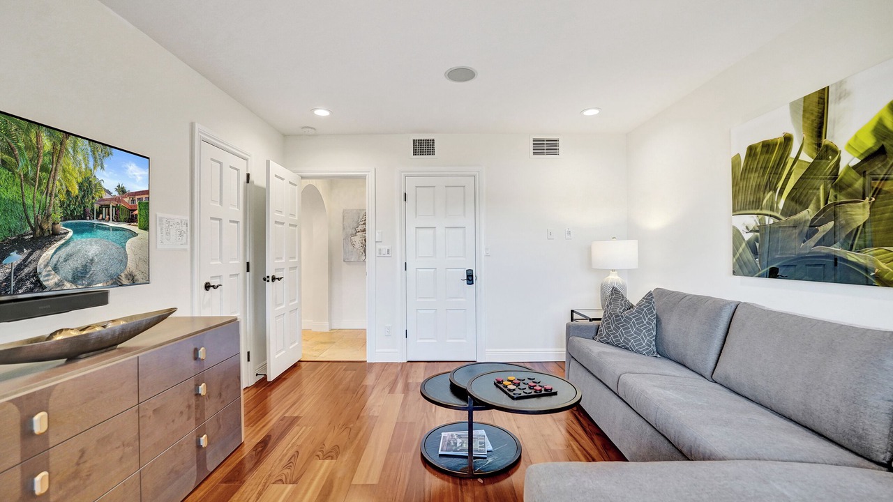 Photo of Livingroom in Dolphin Isles