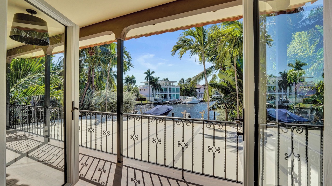 Photo of Patio Balcony in Dolphin Isles