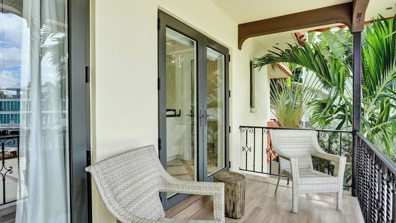 Photo of Patio Balcony in Dolphin Isles