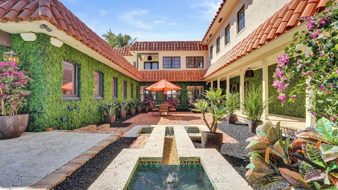 Photo of Outdoor in Dolphin Isles