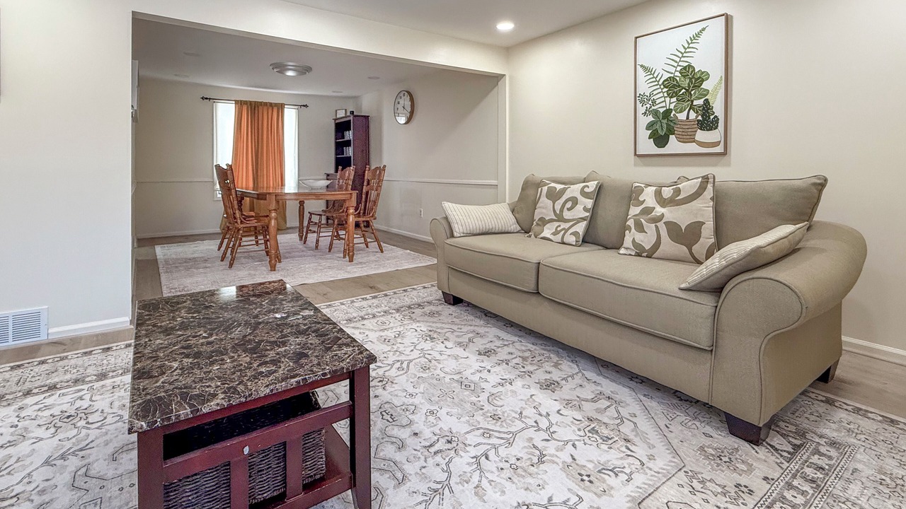 Photo of Livingroom in Williamsville