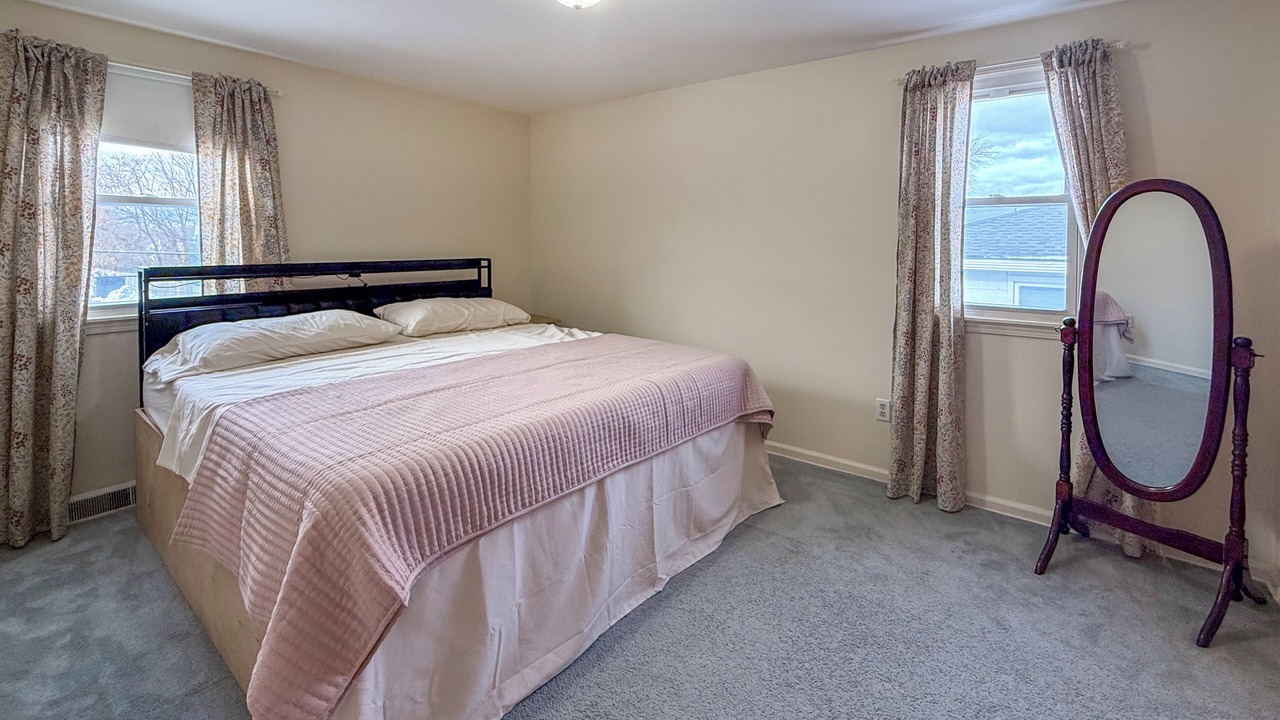 Photo of Bedroom in Williamsville