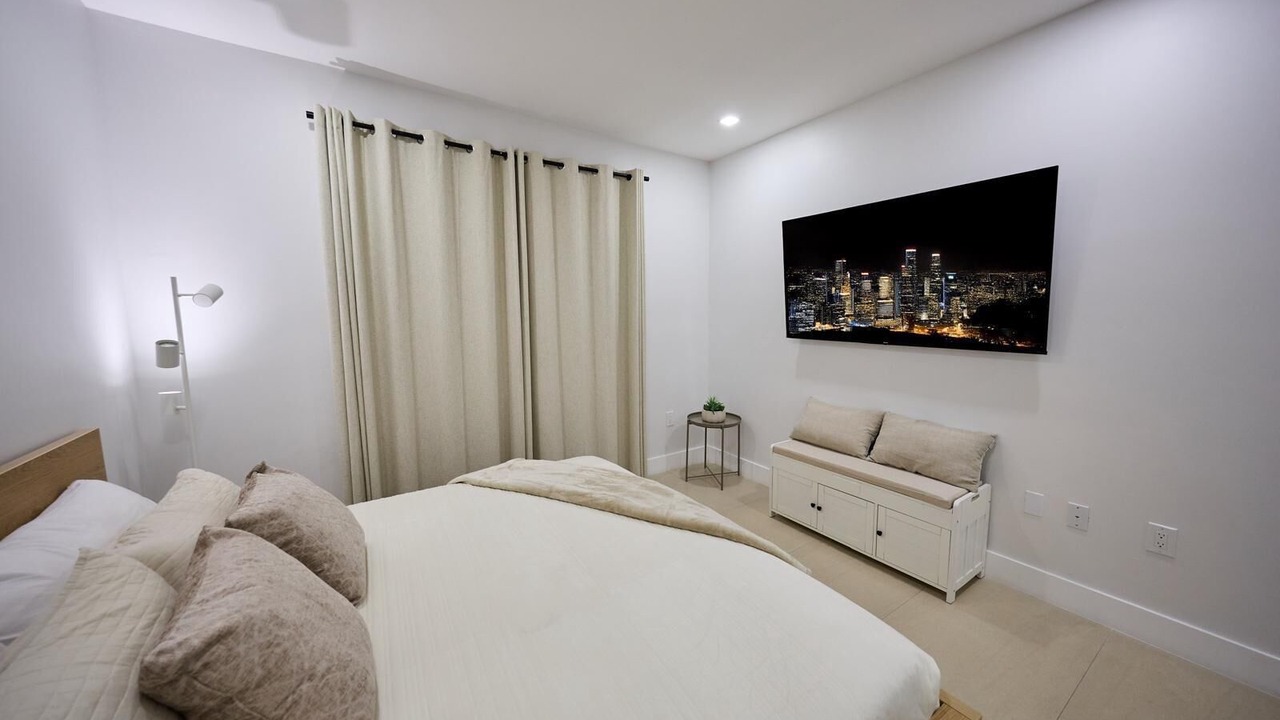 Photo of Bedroom in Allapattah