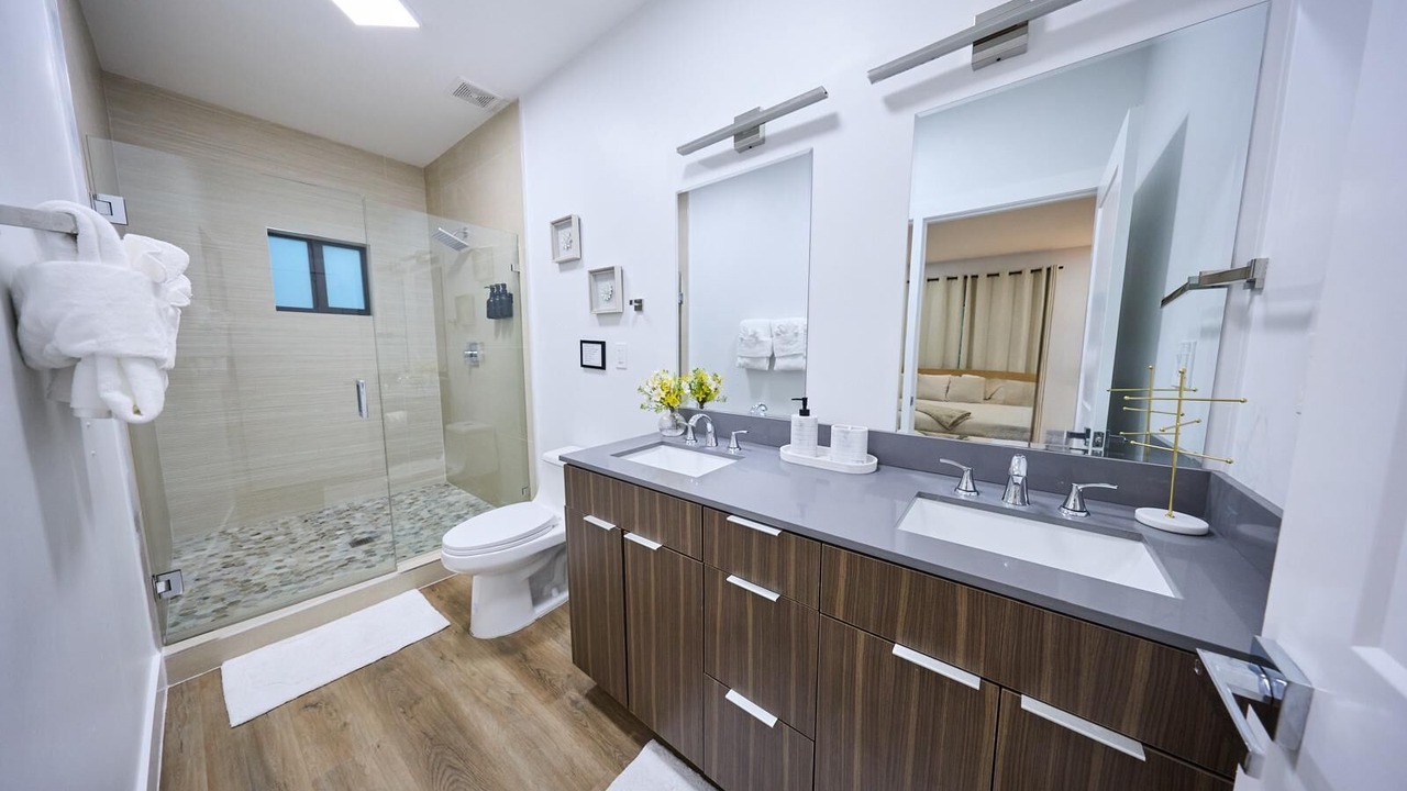 Photo of Bathroom in Allapattah