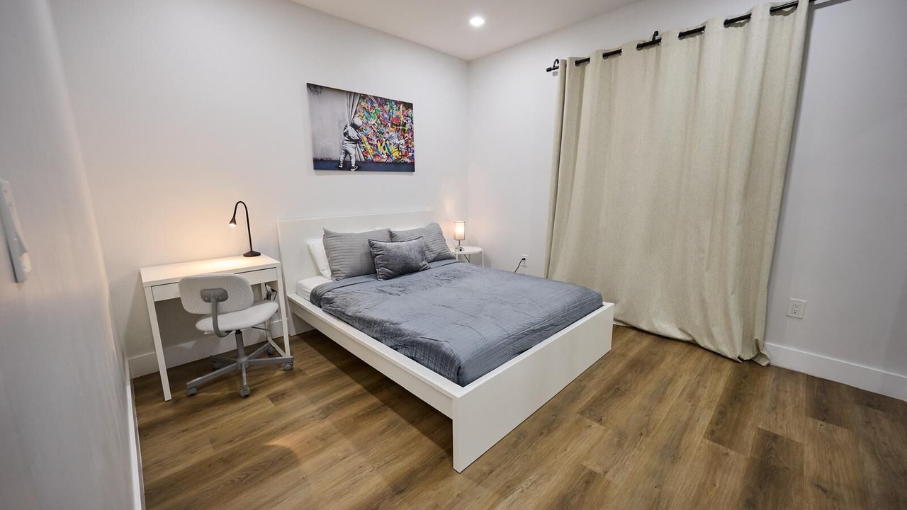 Photo of Bedroom in Allapattah