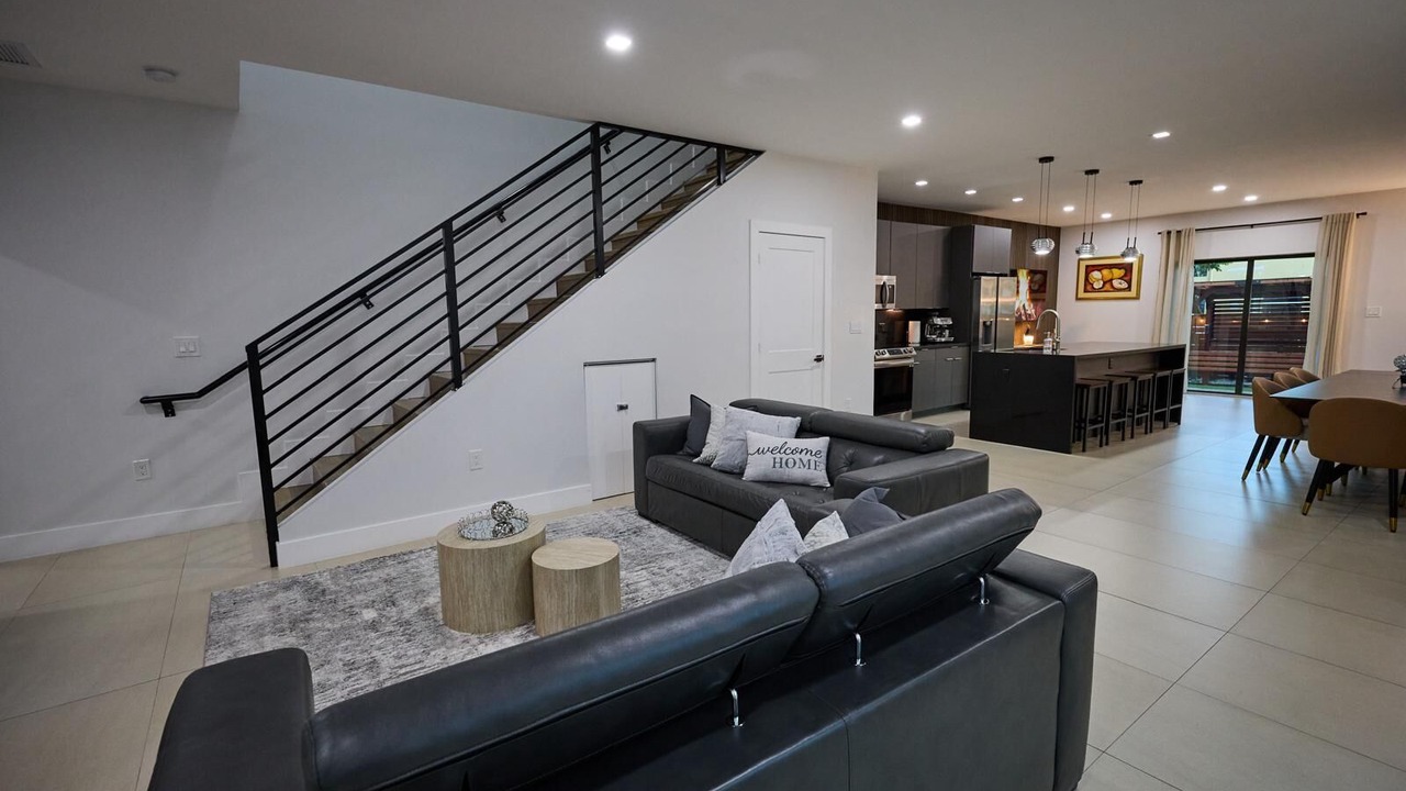 Photo of Livingroom in Allapattah