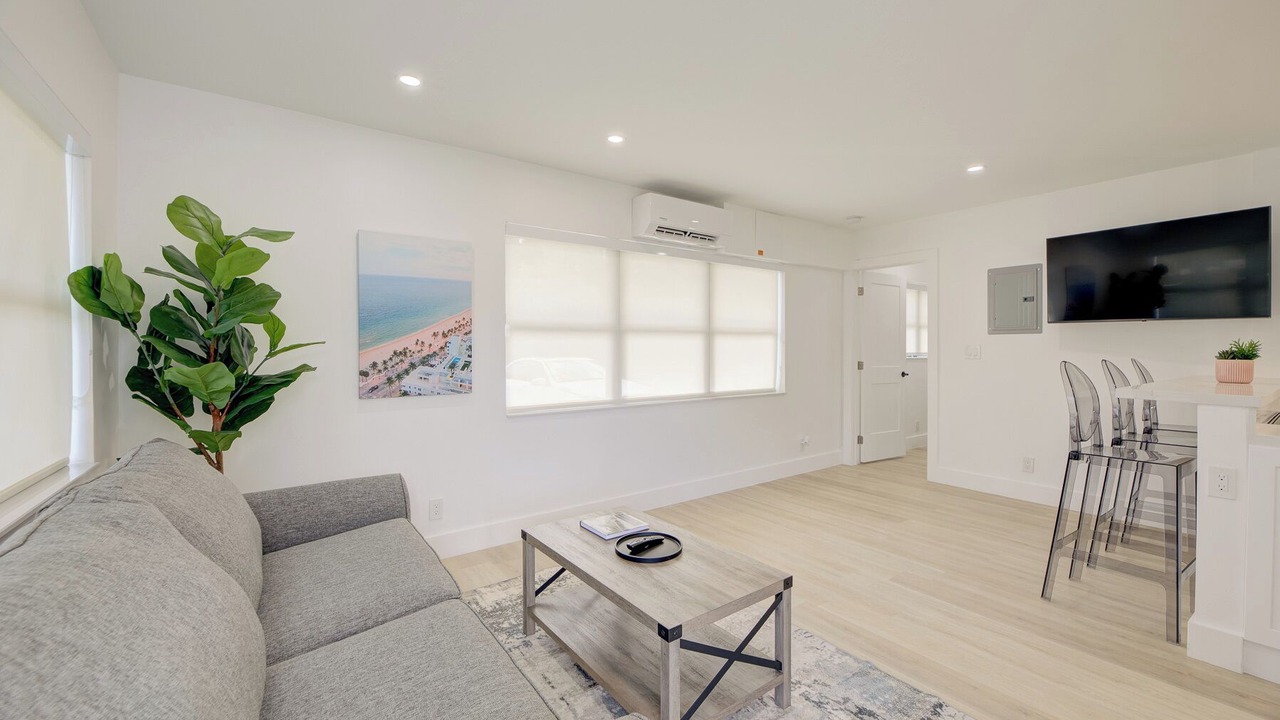 Photo of Livingroom in Sailboat Bend