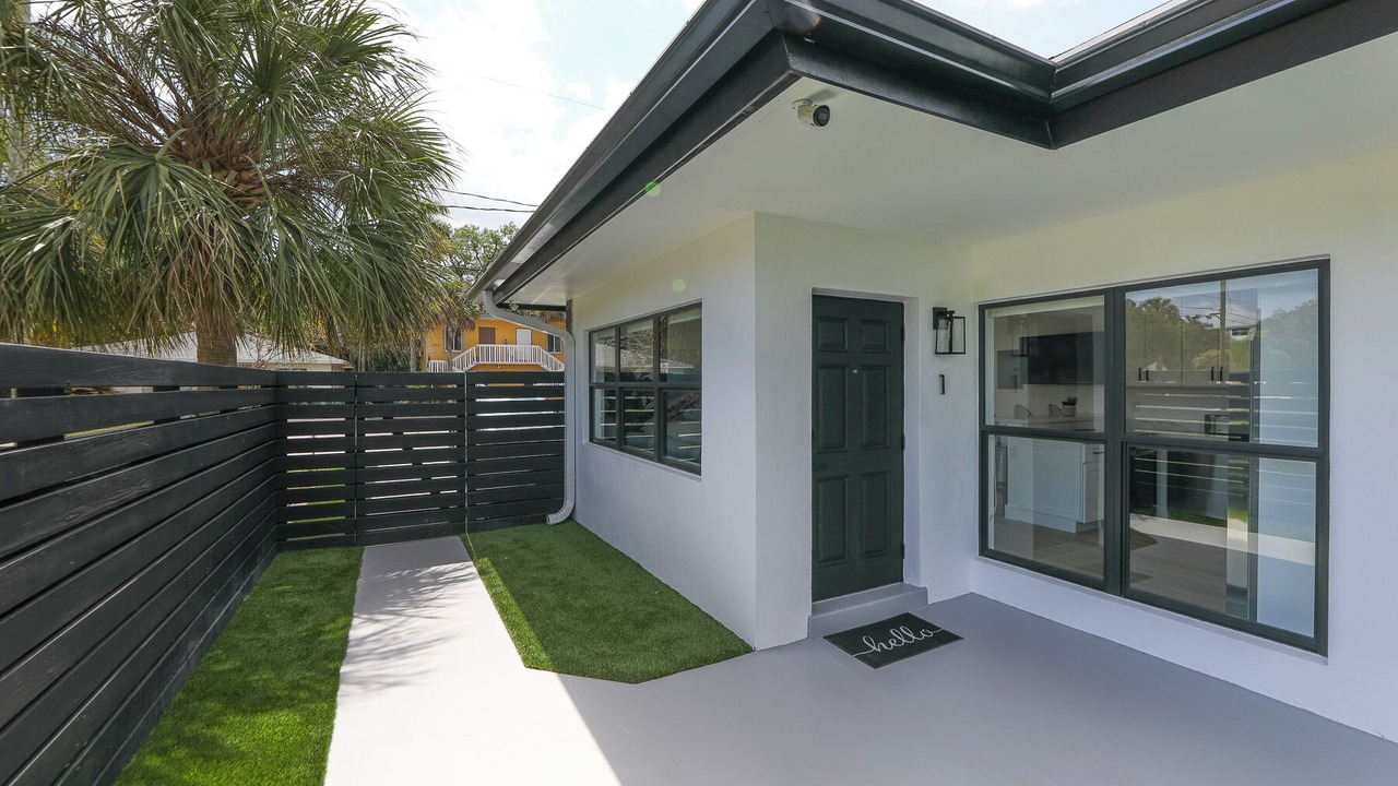 Photo of Patio Balcony in Sailboat Bend
