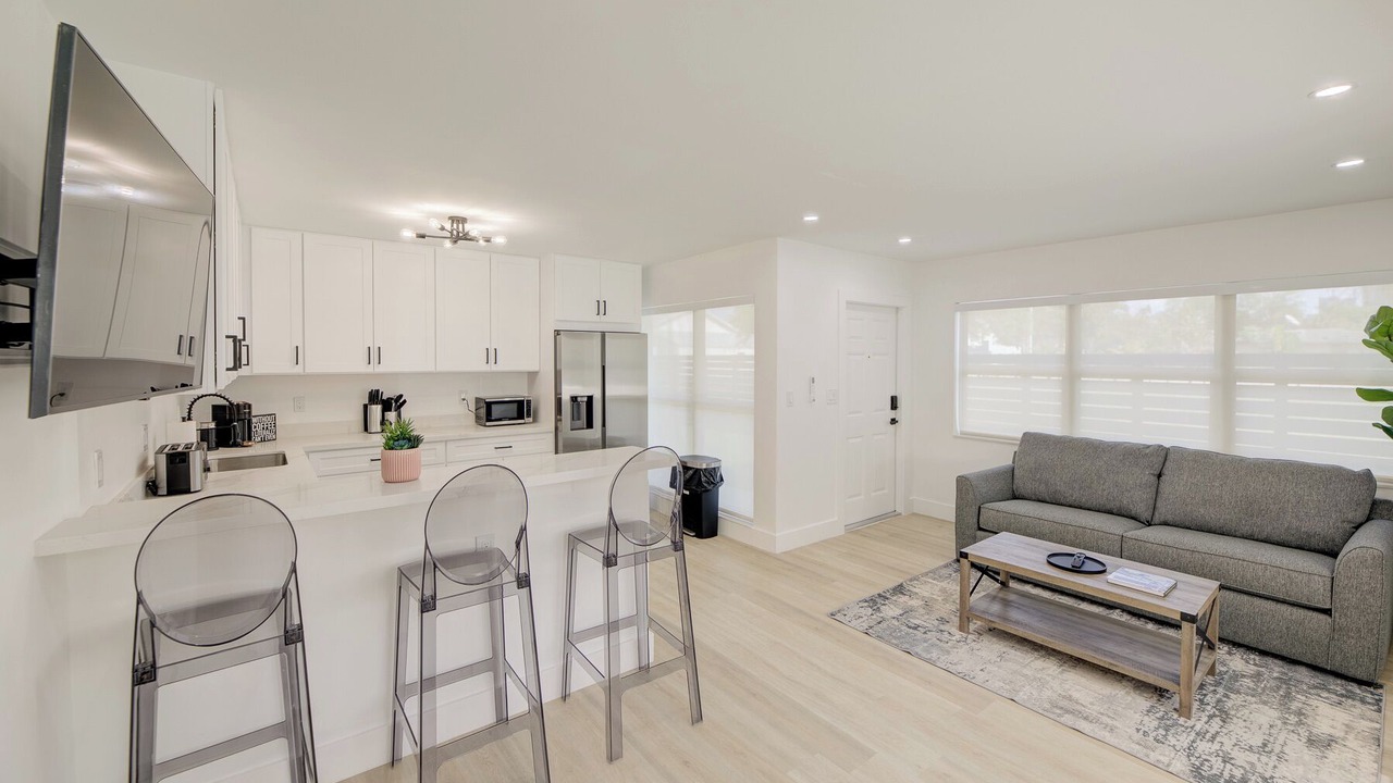 Photo of Livingroom in Sailboat Bend