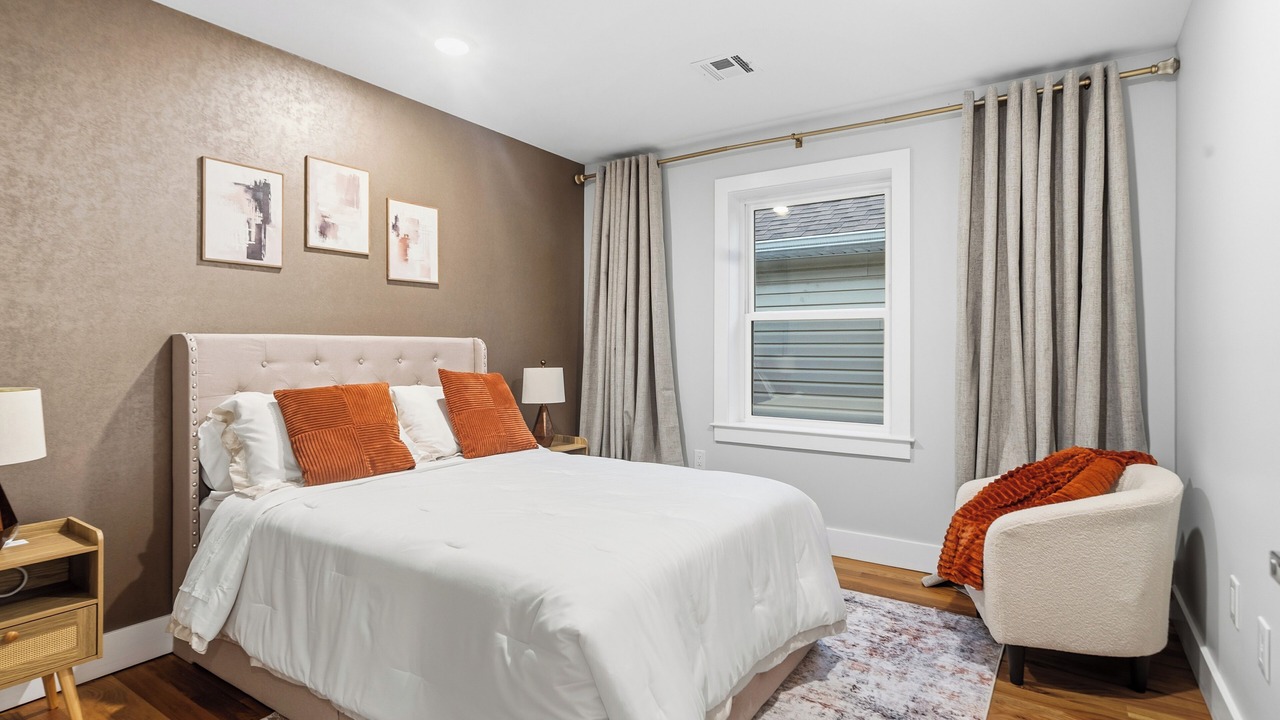 Photo of Bedroom in Newark