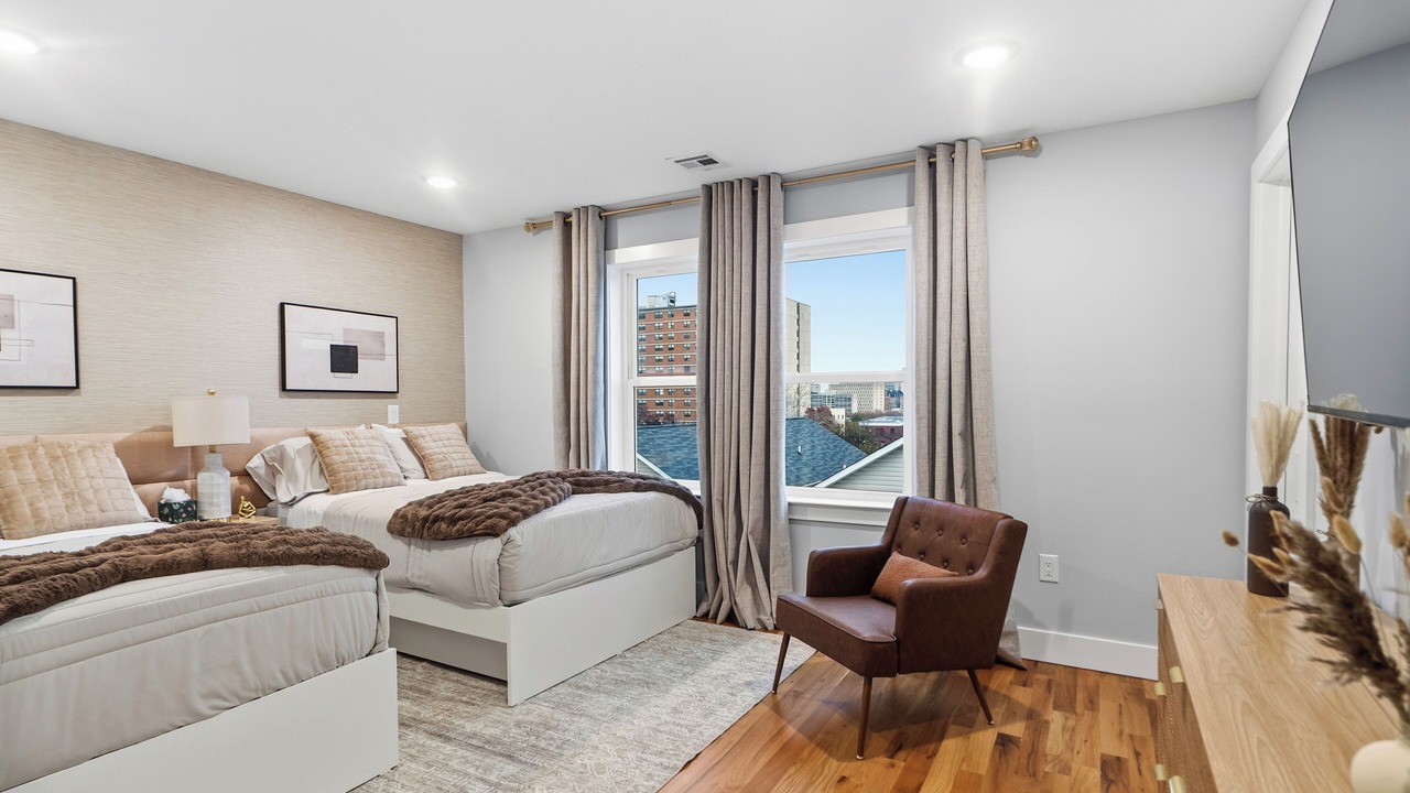 Photo of Bedroom in Newark