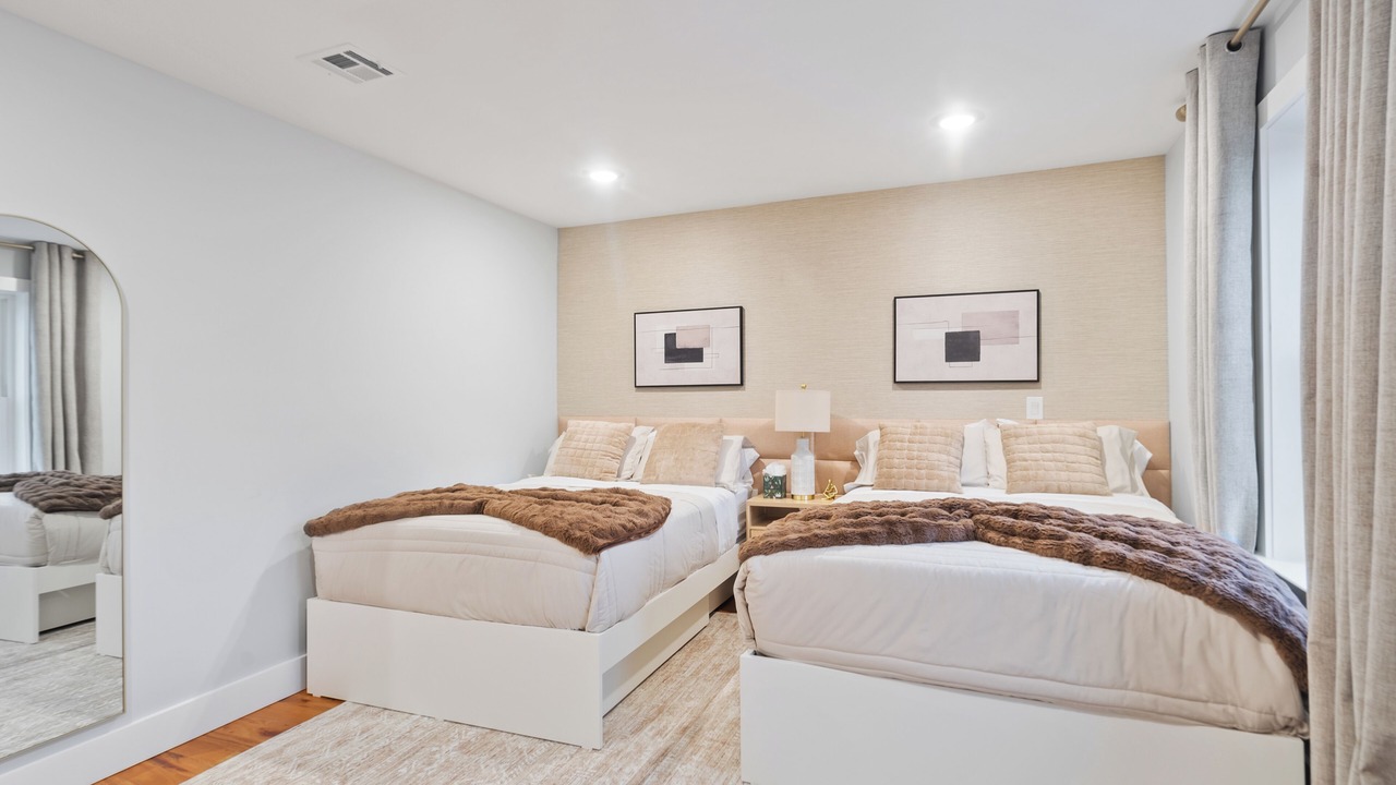 Photo of Bedroom in Newark