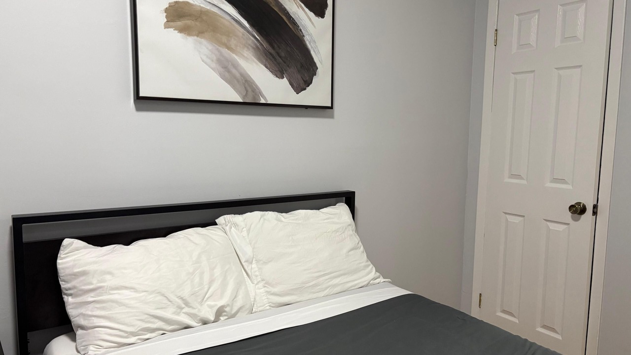 Photo of Bedroom in Midtown