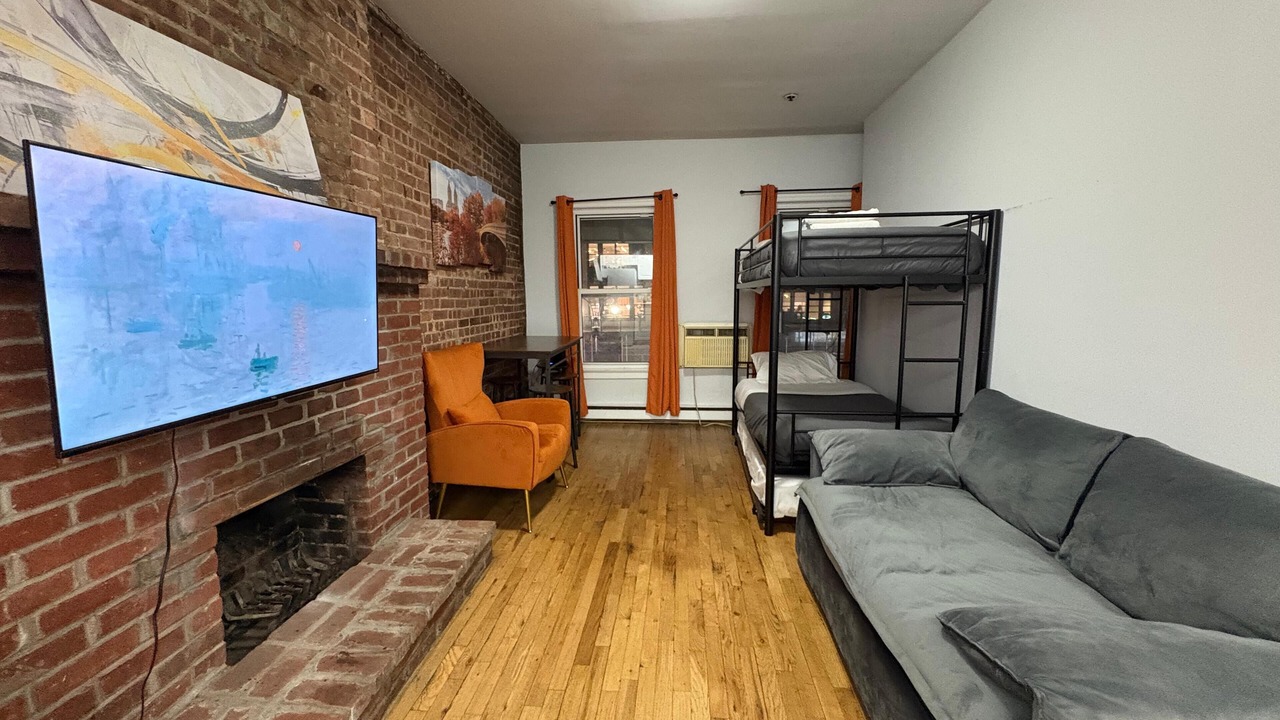 Photo of Livingroom in Midtown