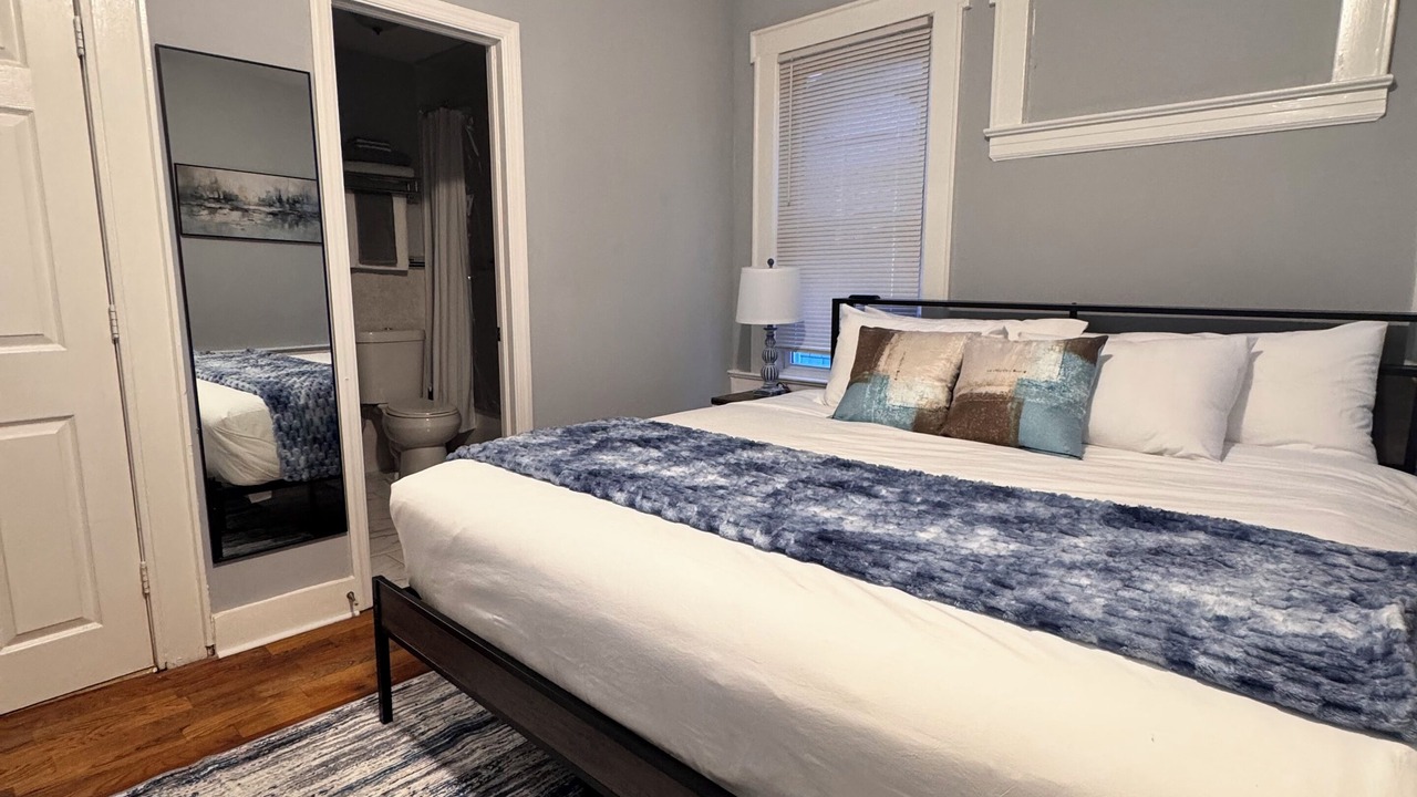 Photo of Bedroom in Lower Vailsburg