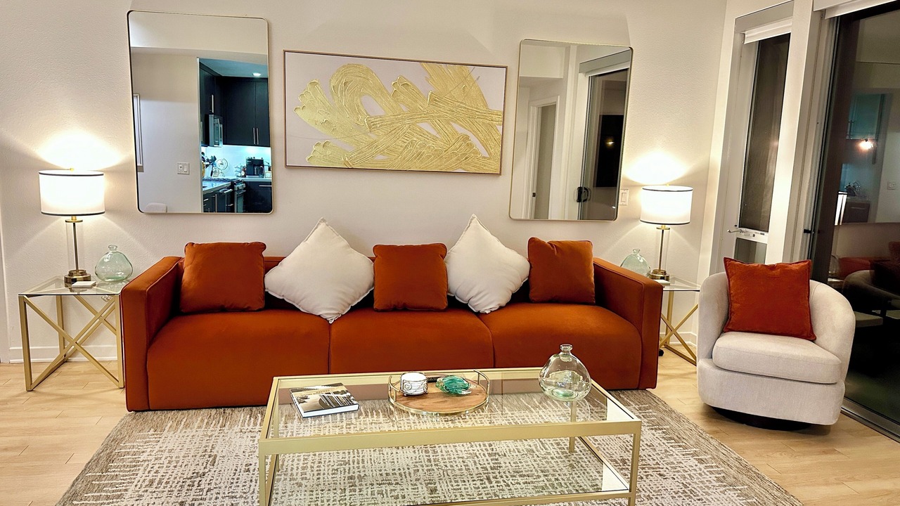 Photo of Livingroom in Downtown