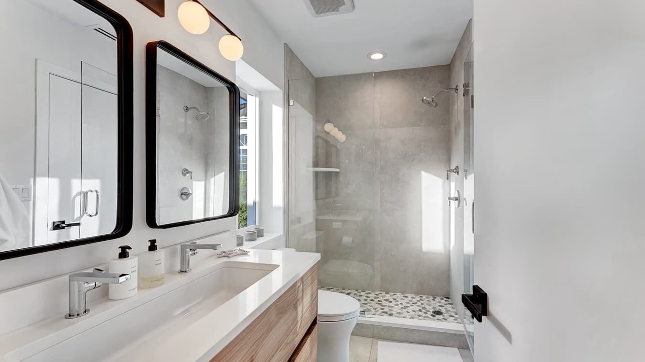 Photo of Bathroom in Seven Isles