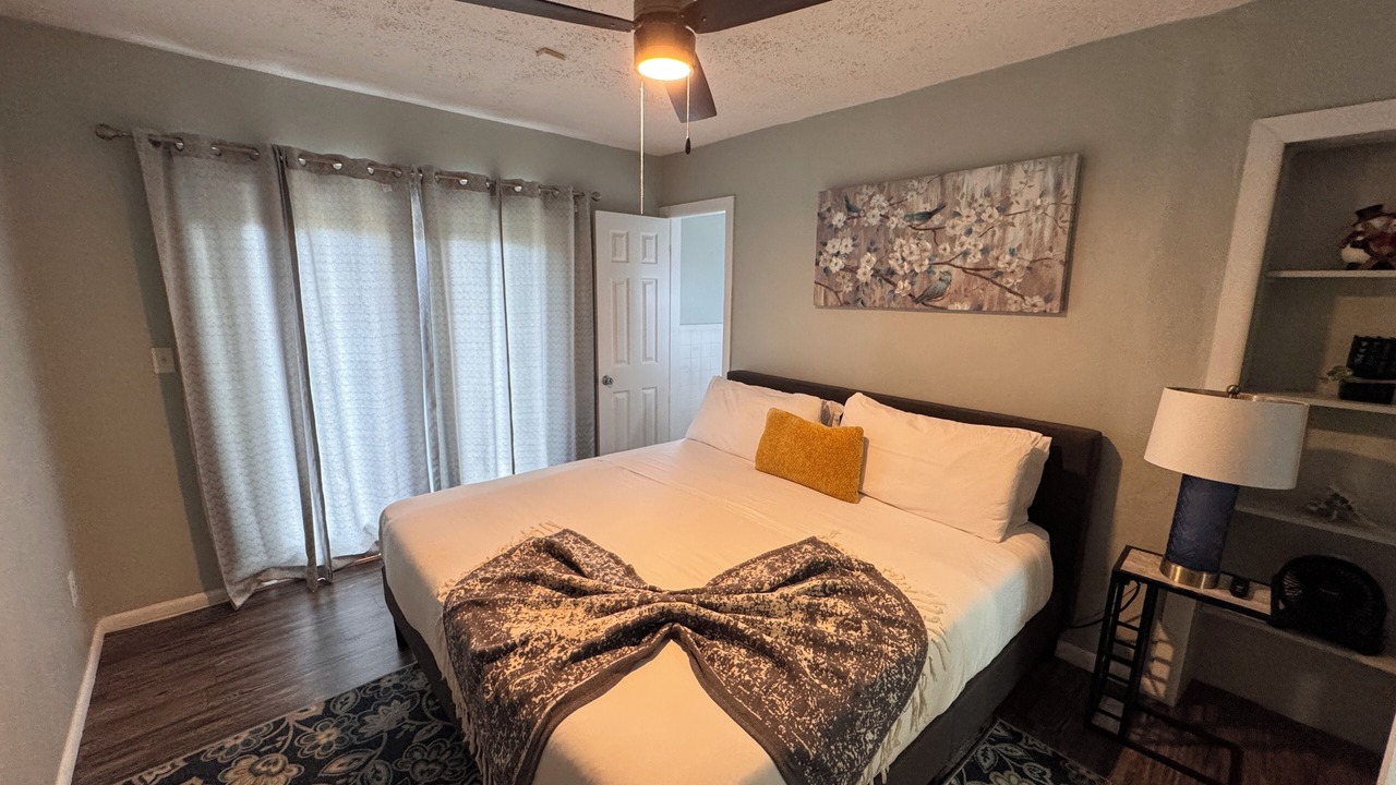 Photo of Bedroom in Wilton Manors