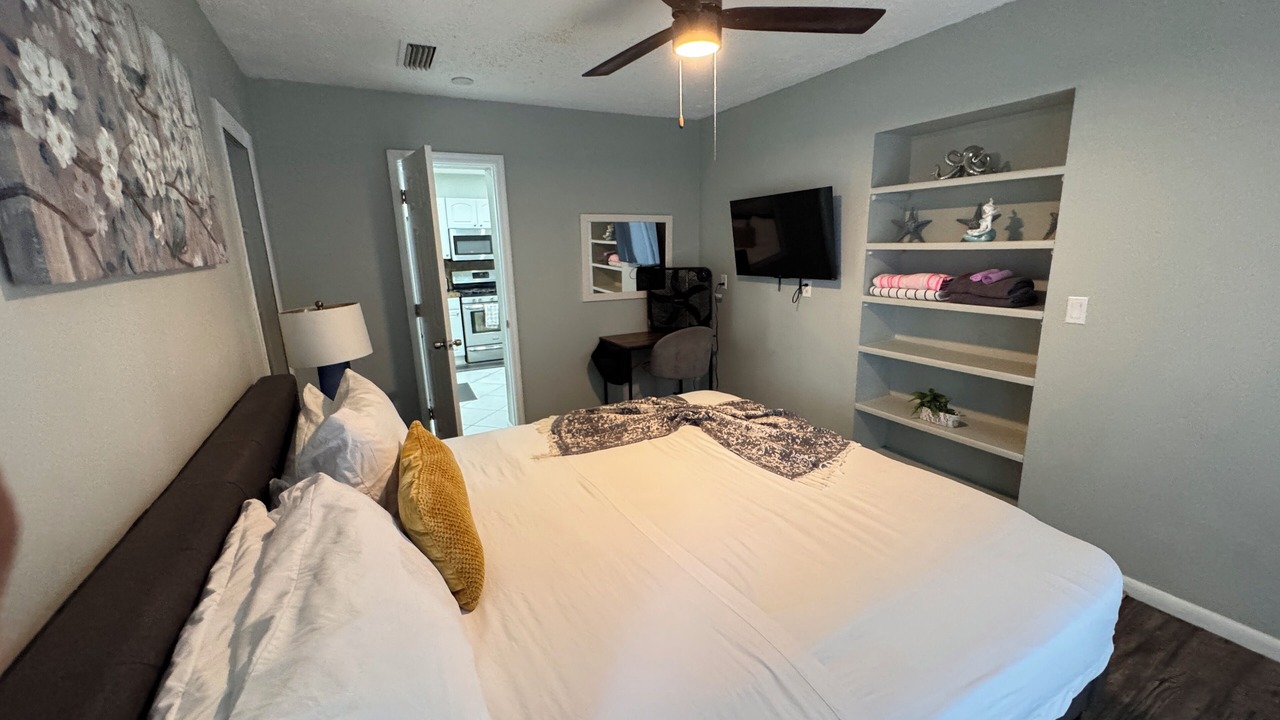 Photo of Bedroom in Wilton Manors