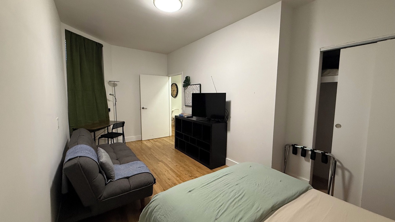 Photo of Bedroom in Manhattan Valley