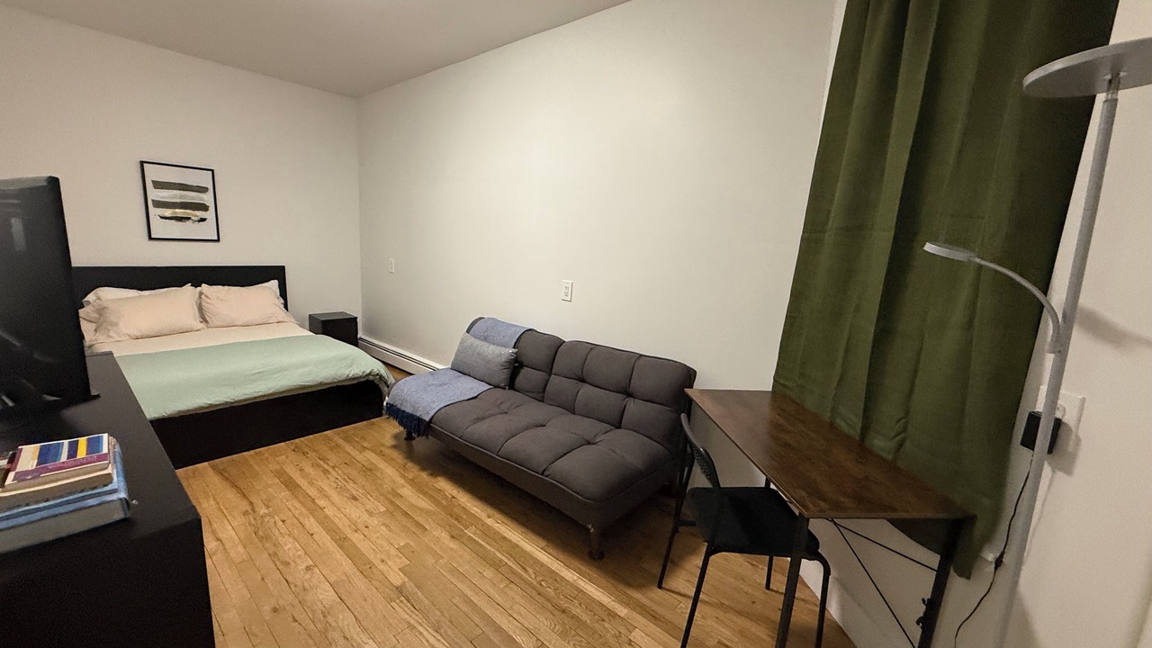Photo of Bedroom in Manhattan Valley