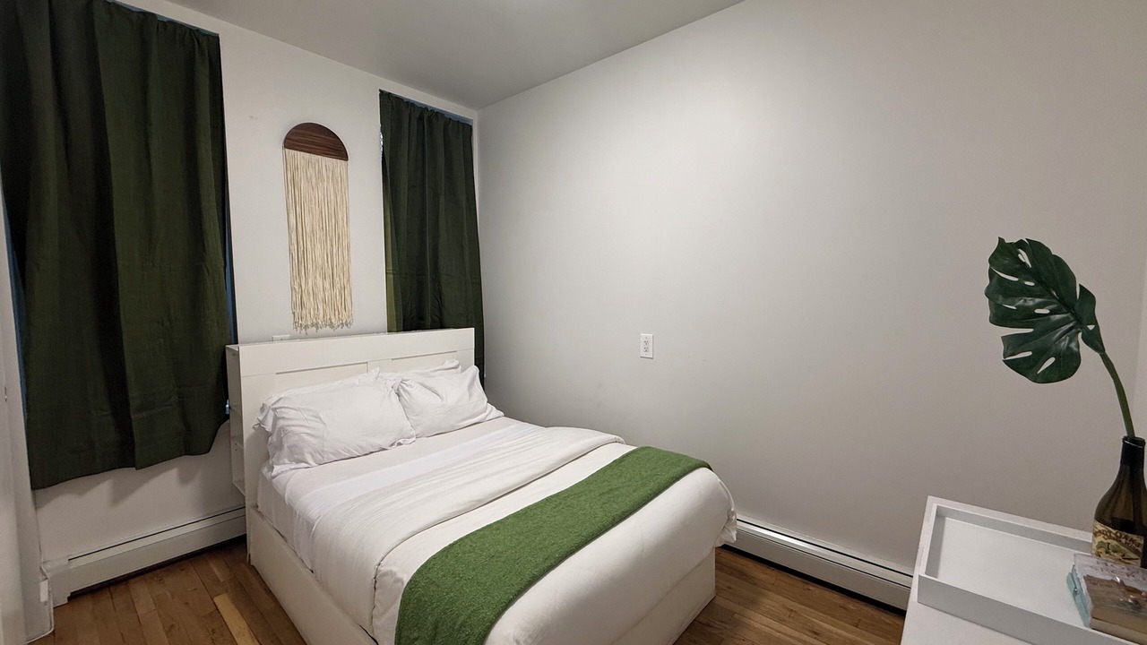 Photo of Bedroom in Manhattan Valley