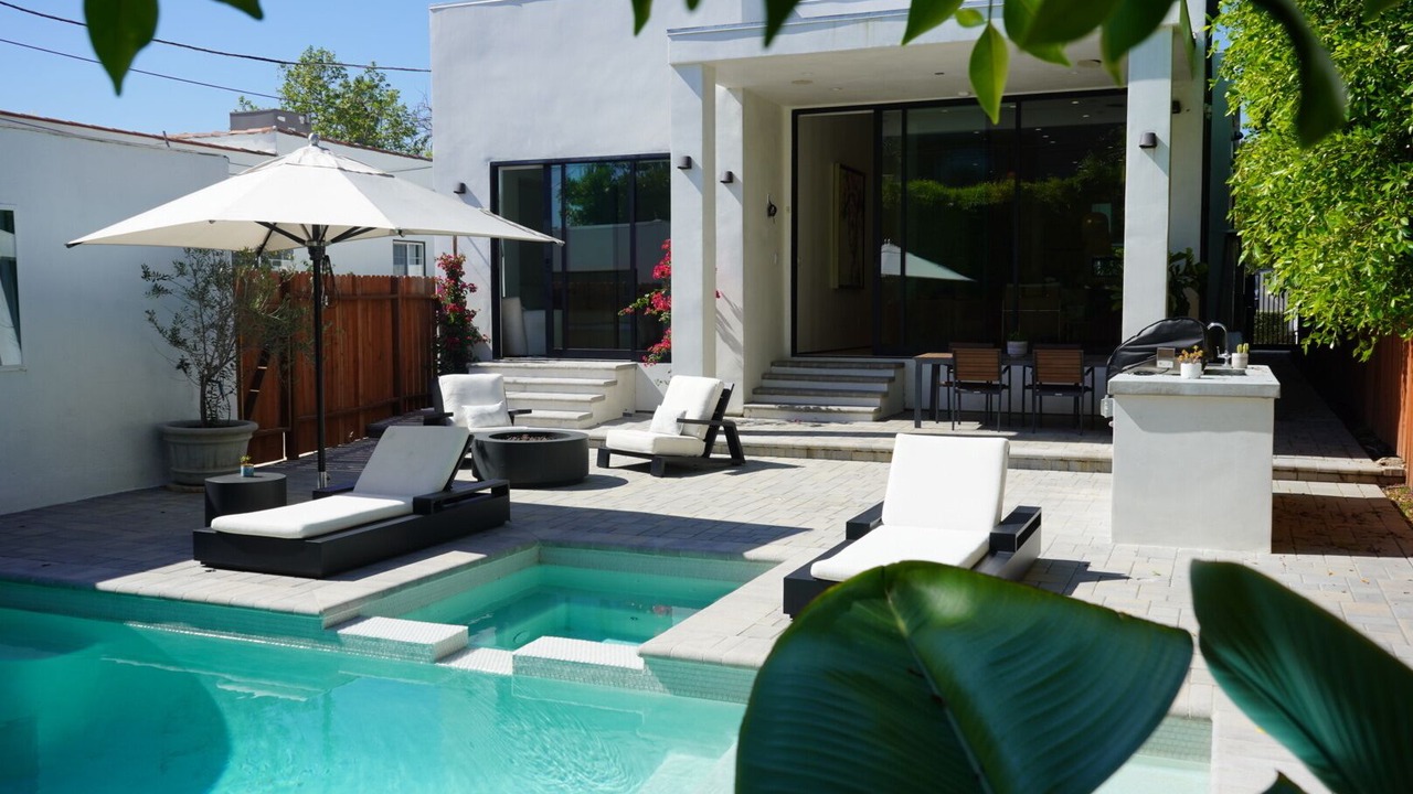 Photo of Outdoor in Fairfax District