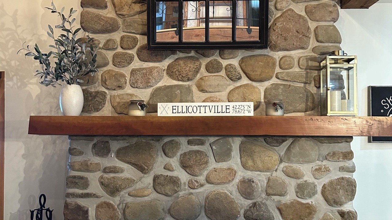 Photo of Livingroom in Little Valley