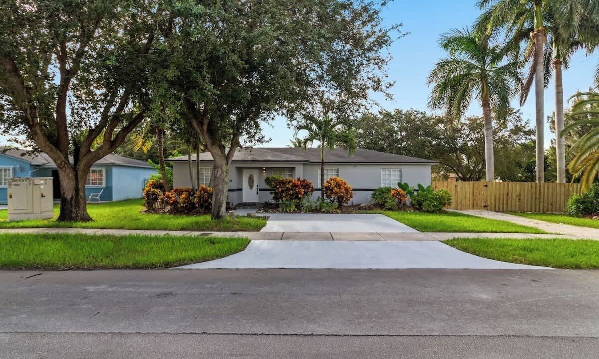 Photo of Outdoor in Miami Gardens