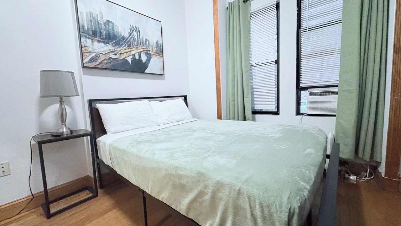 Photo of Bedroom in Garment District